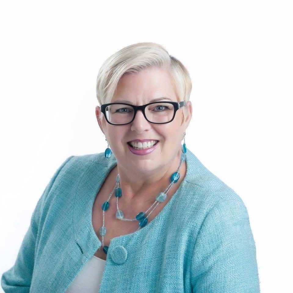 Headshot of Maartman, Zeni, Candidate for School Trustee